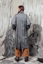 Load image into Gallery viewer, AW24 THORNE DRAPE TRENCH - RIVERSTONE PLAID