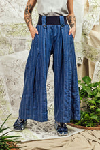 Load image into Gallery viewer, Linen Stripe Palazzo Pants