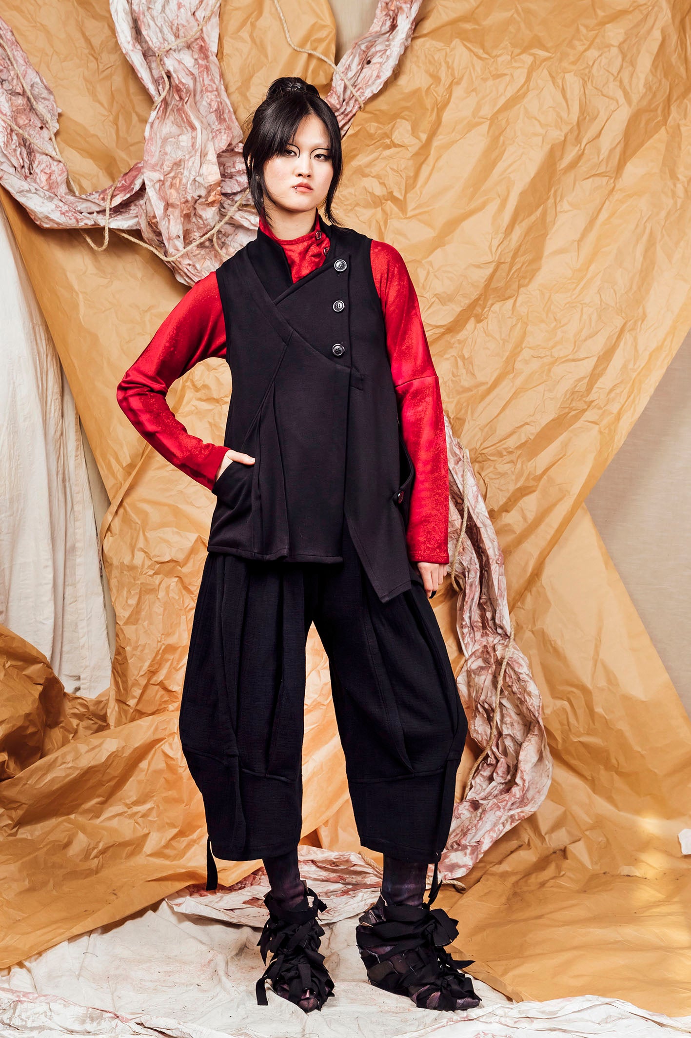 AW25 AIJA COWL VEST TOP - OBSIDIAN TWILL