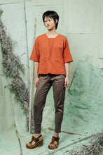 Load image into Gallery viewer, SL26 CASSIA UNISEX KNIT TOP - APEROL TAN