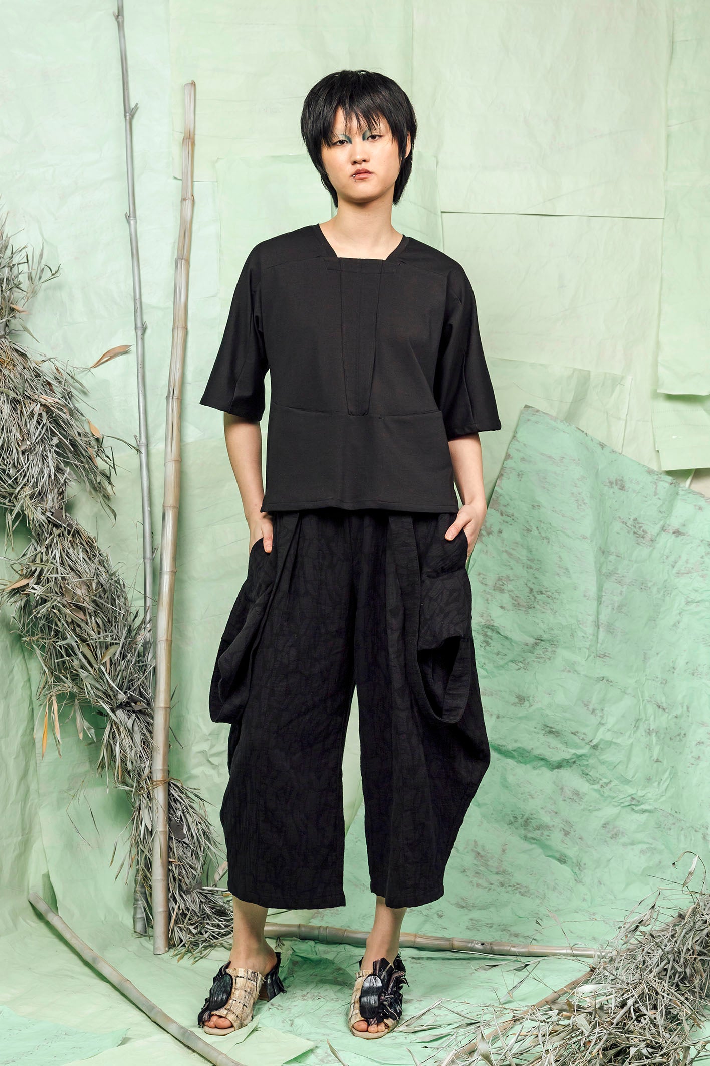 SL26 CASSIA UNISEX KNIT TOP - OBSIDIAN