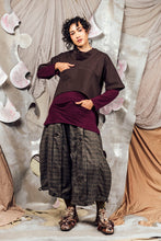 Load image into Gallery viewer, AW26 CIELO CROP POCKET TOP - ESPRESSO
