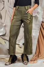 Load image into Gallery viewer, AW26 IDRIS FLARE ZIP PANTS - FOREST KHAKI