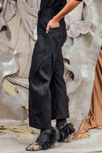 Load image into Gallery viewer, AW26 IDRIS FLARE ZIP PANTS - OBSIDIAN