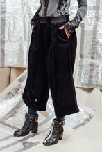 Load image into Gallery viewer, AW23 JUNG BUTTON FLARE PANTS - OBSIDIAN