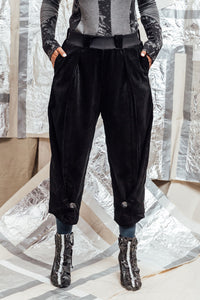 AW23 JUNG BUTTON FLARE PANTS - OBSIDIAN
