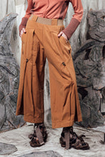 Load image into Gallery viewer, AW24 LYNDON BUTTON FLARE PANTS - CAMEL