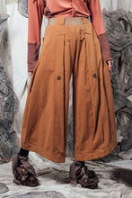 Load image into Gallery viewer, AW24 LYNDON BUTTON FLARE PANTS - CAMEL