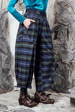 Load image into Gallery viewer, AW24 LYNDON BUTTON FLARE PANTS - JADE TARTAN