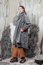 Load image into Gallery viewer, AW24 THORNE DRAPE TRENCH - RIVERSTONE PLAID