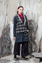 Load image into Gallery viewer, AW24 UZURI ZIP VEST - OBSIDIAN PLAID