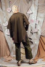 Load image into Gallery viewer, AW26 CIELO CROP POCKET TOP - OLIVE ARMY