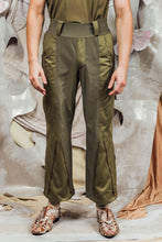 Load image into Gallery viewer, AW26 IDRIS FLARE ZIP PANTS - FOREST KHAKI