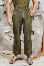 Load image into Gallery viewer, AW26 IDRIS FLARE ZIP PANTS - FOREST KHAKI