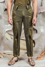 Load image into Gallery viewer, AW26 IDRIS FLARE ZIP PANTS - FOREST KHAKI