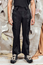 Load image into Gallery viewer, AW26 IDRIS FLARE ZIP PANTS - OBSIDIAN
