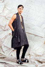 Load image into Gallery viewer, SL25 KAIDA LONG WRAP VEST - CHARCOAL ACIDWASH