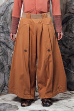 Load image into Gallery viewer, AW24 LYNDON BUTTON FLARE PANTS - CAMEL