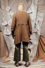 Load image into Gallery viewer, AW26 MASARO DETACHABLE JACKET - SIENNA HOUNDSTOOTH