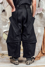 Load image into Gallery viewer, AW26 ORFEO ZIP LEG WIDE PANTS - OBSIDIAN