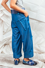 Load image into Gallery viewer, SL25 ORIME  WIDE FOLD PANTS - DENIM AZURE