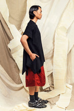 Load image into Gallery viewer, SL27 SANTALI RUCHE FLARE TOP - OBSIDIAN
