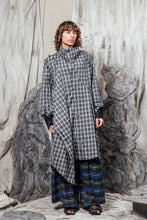 Load image into Gallery viewer, AW24 THORNE DRAPE TRENCH - RIVERSTONE PLAID