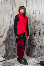 Load image into Gallery viewer, AW24 UZURI ZIP VEST - CARDINAL