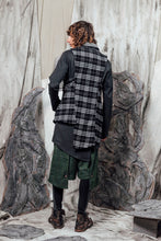 Load image into Gallery viewer, AW24 UZURI ZIP VEST - OBSIDIAN PLAID