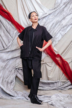 Load image into Gallery viewer, Black Viscose Kimono Zip Jacket with pockets
