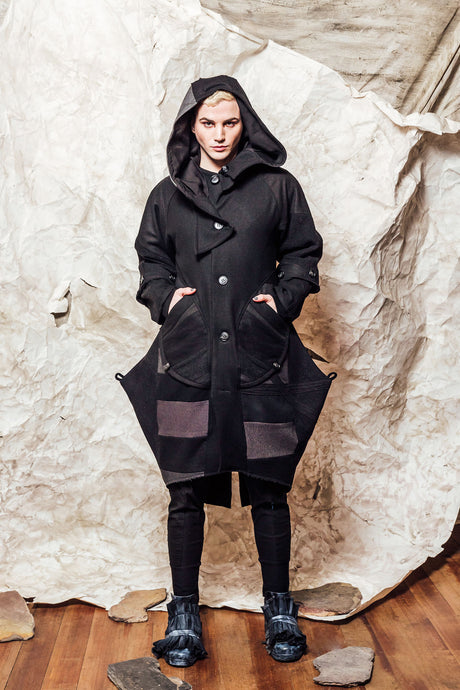 AW22 CICADA ZERO-WASTE COAT - OBSIDIAN GRAPHITE // SIZE 5