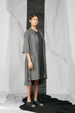 Load image into Gallery viewer, Women&#39;s Unisex Linen Shirt Jacket with side pockets