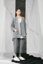Load image into Gallery viewer, Textured Linen Women&#39;s Unisex Kimono Zip Jacket with Pockets